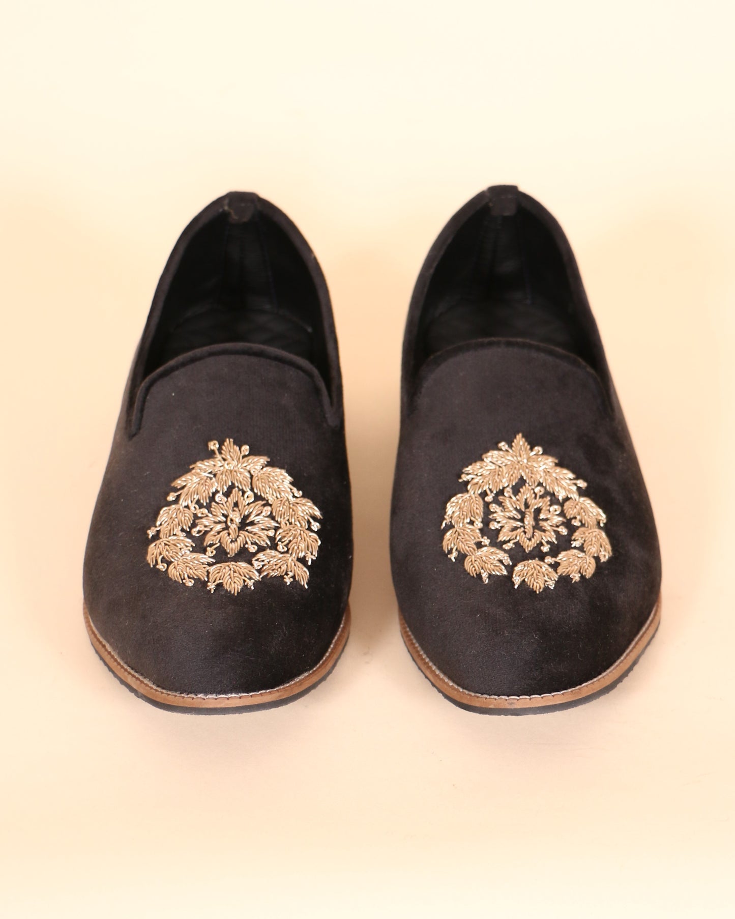 Velvet Black Mojari