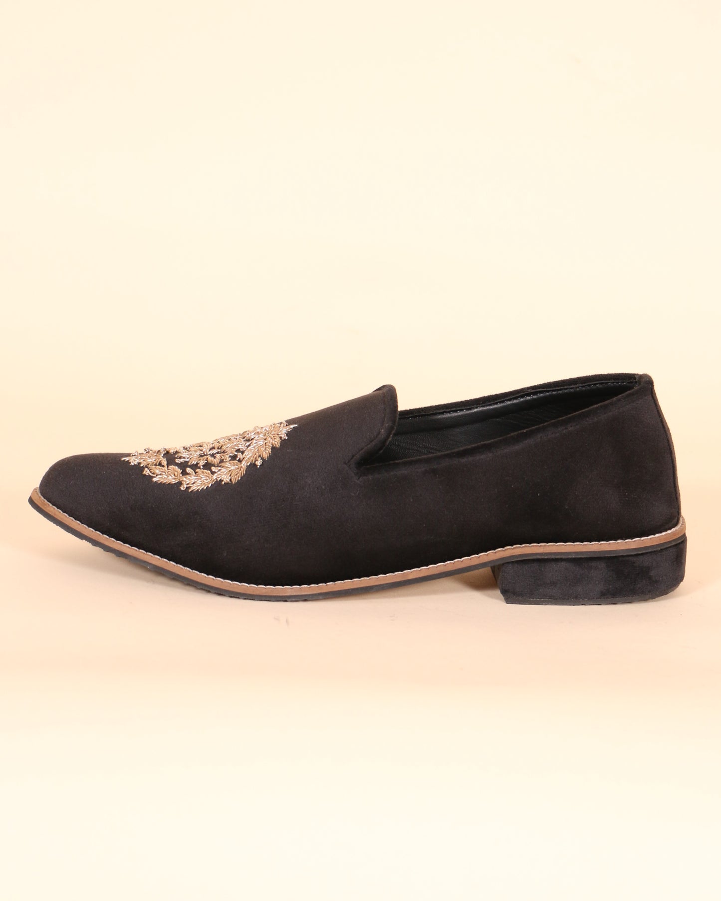 Velvet Black Mojari