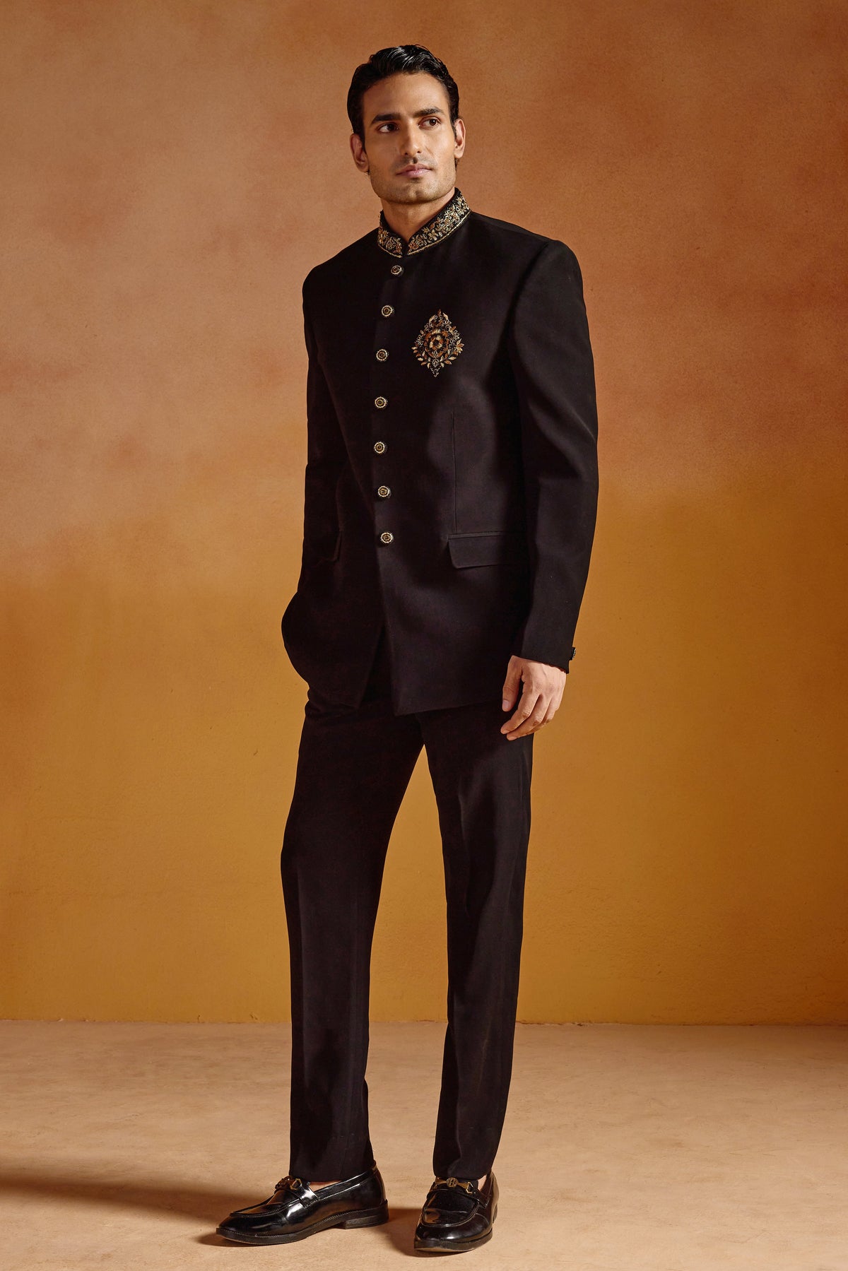 Aurelion Black Jodhpuri