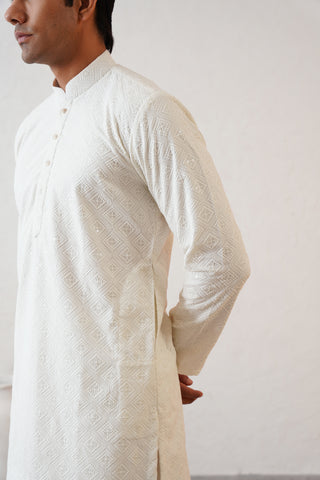 Lucknowi Ivory Kurta Set